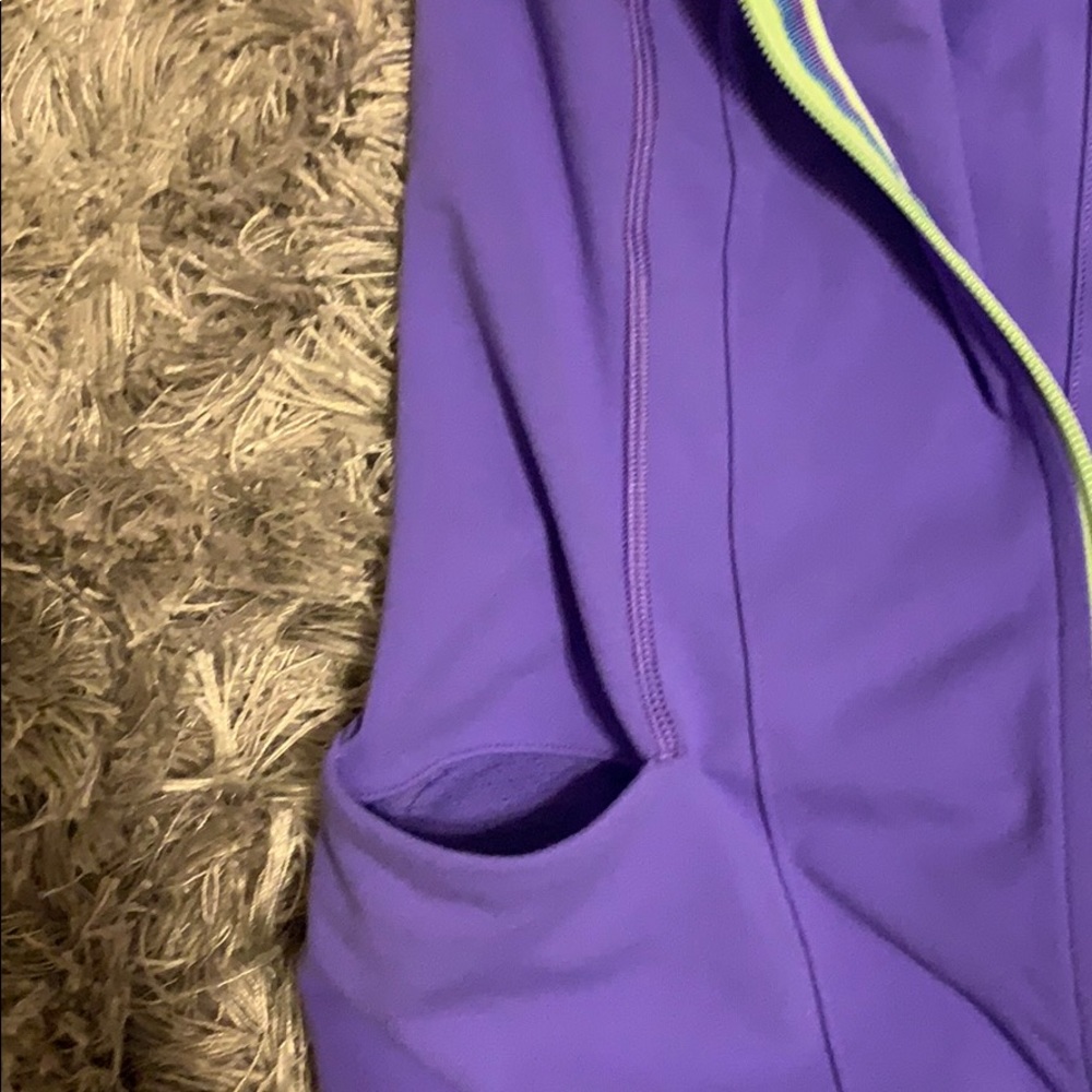 Ivivia Jacket - Picture 3 of 5